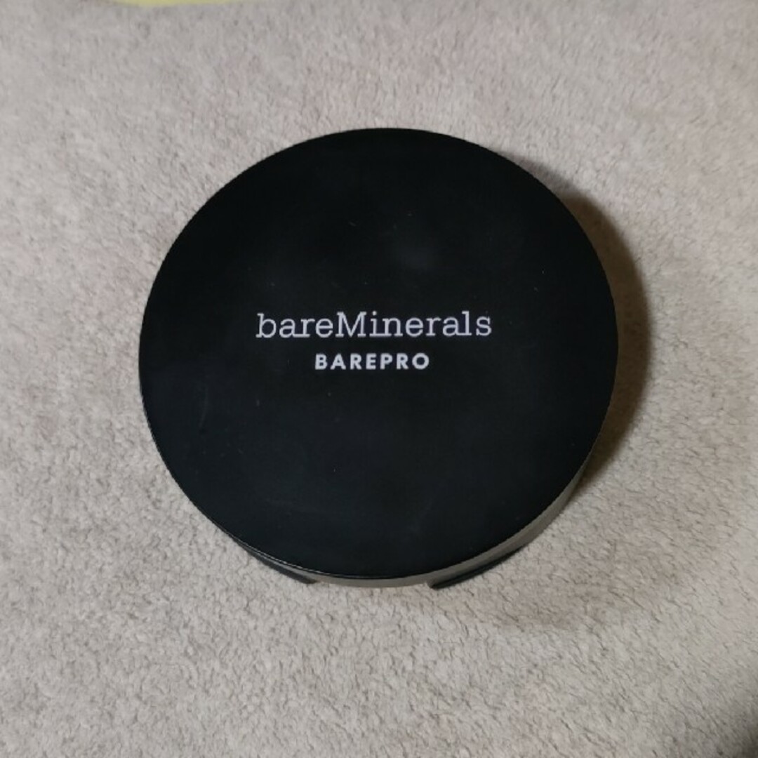 bareMinerals(ベアミネラル)のベアミネラルベアプロ16HR パウダーファンデーションフェア15 ニュートラル コスメ/美容のベースメイク/化粧品(ファンデーション)の商品写真