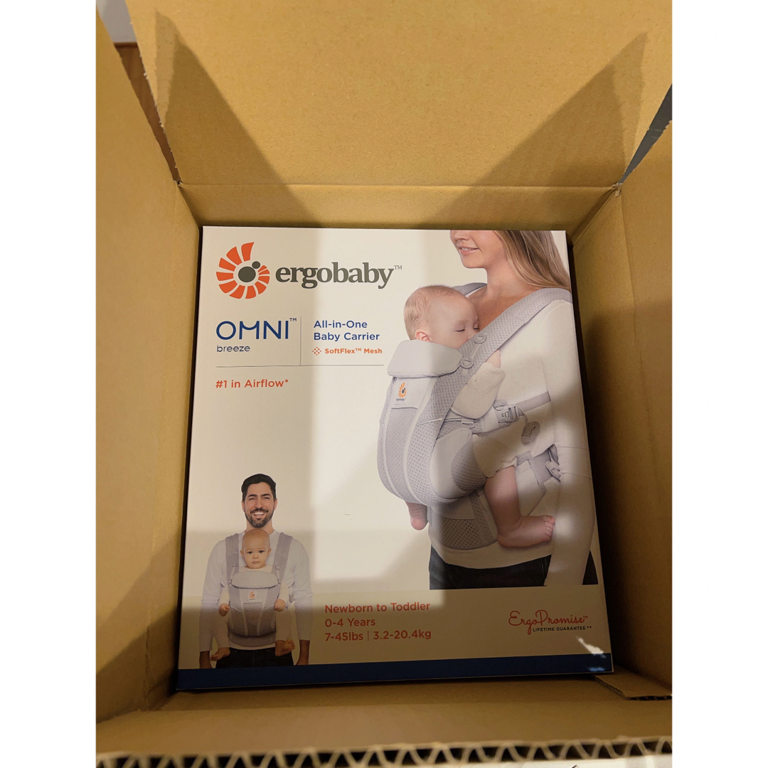 Ergobaby(エルゴベビー)の【新品未使用】エルゴ オムニブリーズ パールグレー キッズ/ベビー/マタニティの外出/移動用品(抱っこひも/おんぶひも)の商品写真