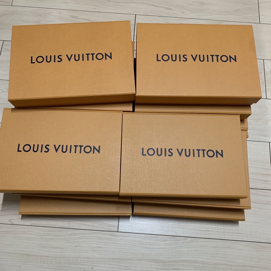 LOUIS VUITTON(ルイヴィトン)のルイヴィトン空箱 14個セット 化粧箱 ショッパー ショップ袋 レディースのバッグ(ショップ袋)の商品写真