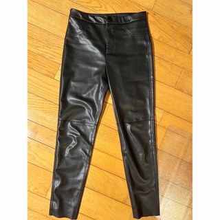 美品 ザラ フェイクレザー スキニーパンツ 黒 ブラック サイズ34*GC182