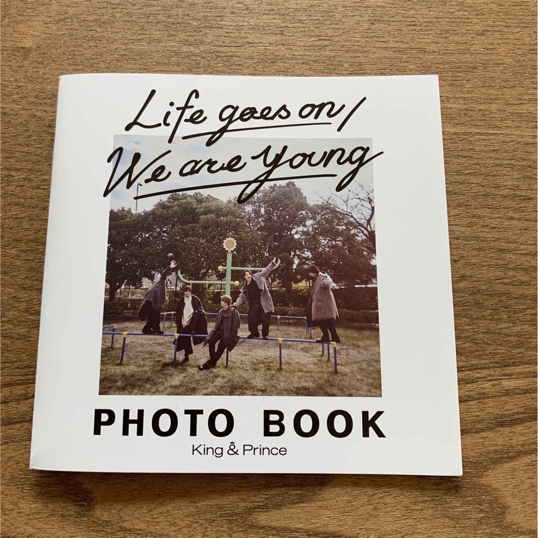 King & Prince(キングアンドプリンス)のLife goes on / We are young King&Prince… エンタメ/ホビーのCD(その他)の商品写真