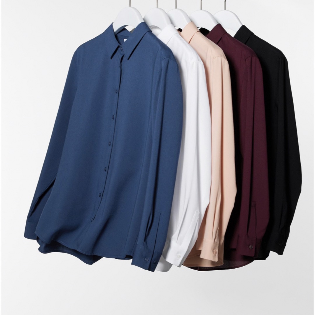 UNIQLO(ユニクロ)のユニクロ　レーヨンブラウス　L ネイビー レディースのトップス(シャツ/ブラウス(長袖/七分))の商品写真