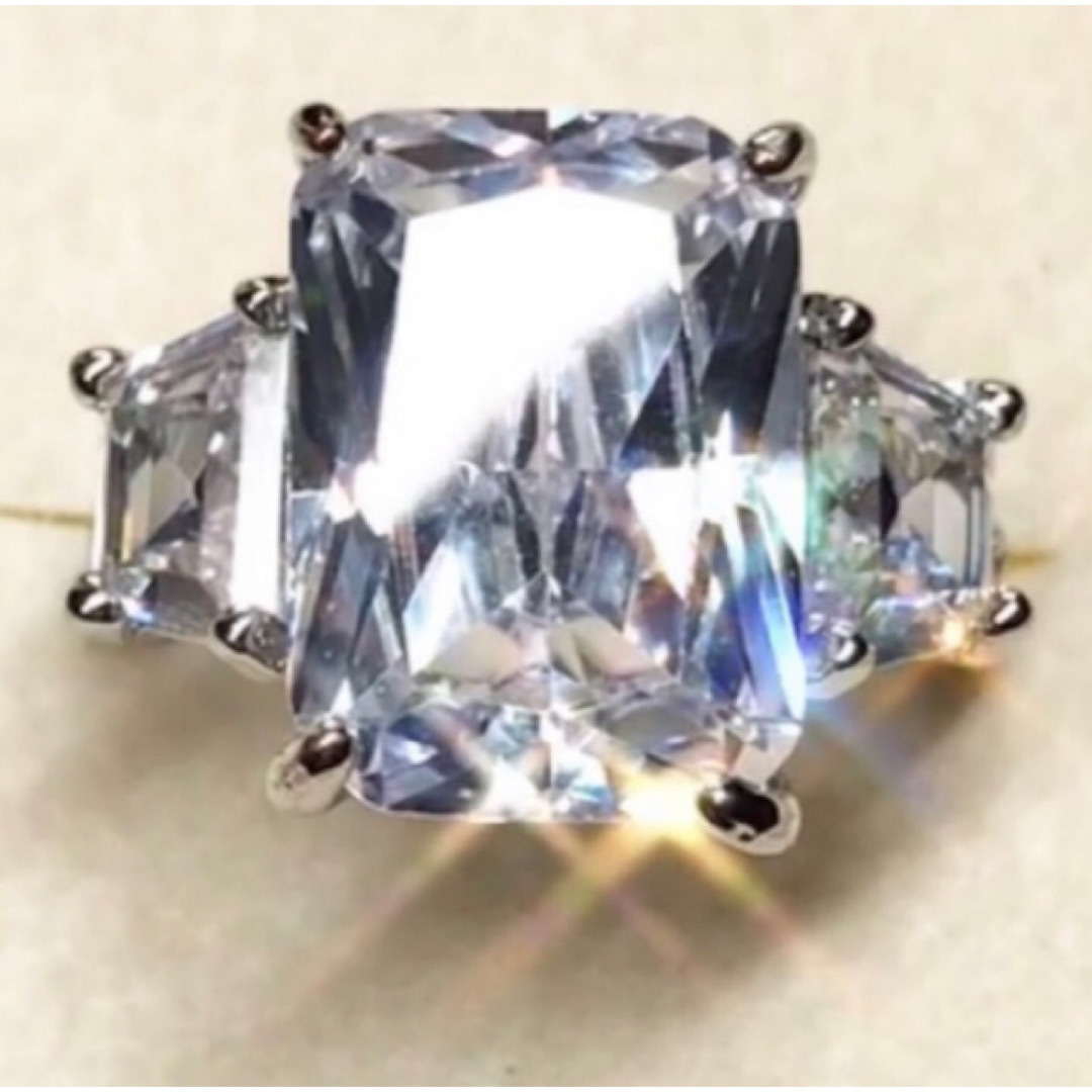 エメラルドカット 大粒スクエアダイヤモンドの指輪  9ct 14号リング(指輪)