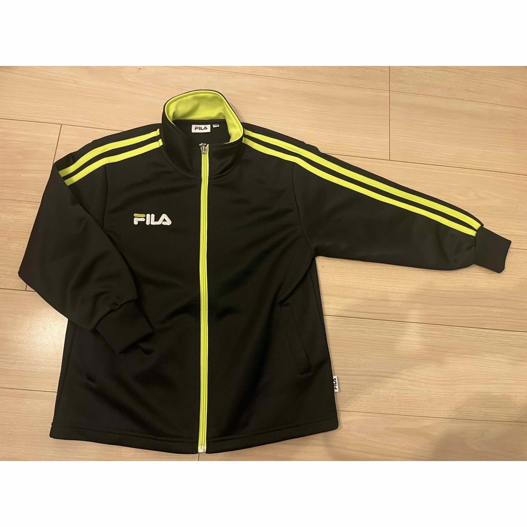 FILA(フィラ)のフィラ　ジャージ　130㎝　ブラック キッズ/ベビー/マタニティのキッズ服男の子用(90cm~)(ジャケット/上着)の商品写真