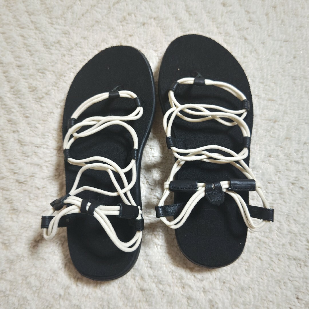 TAVA　サンダル　23センチ　US6 レディースの靴/シューズ(サンダル)の商品写真