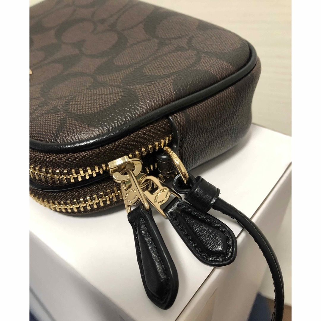 COACH(コーチ)の★coach ジグネチャーショルダーポシェット★ レディースのバッグ(ショルダーバッグ)の商品写真