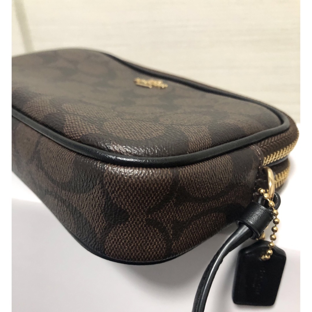 COACH(コーチ)の★coach ジグネチャーショルダーポシェット★ レディースのバッグ(ショルダーバッグ)の商品写真