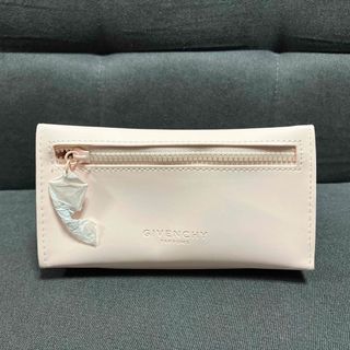 GIVENCHY(ポーチ ・ ピンク/桃色系)のフリマアイテム一覧 GIVENCHY(ポーチ ・ ピンク/桃色系)のフリマアイテム一覧