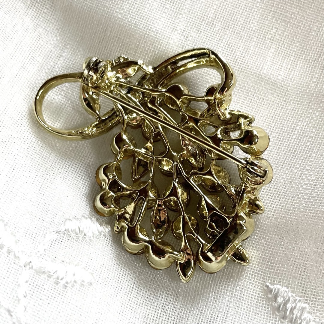 ヴィンテージブローチ 花束 グリーン 緑 ラインストーン ゴールド アンティーク レディースのアクセサリー(ブローチ/コサージュ)の商品写真