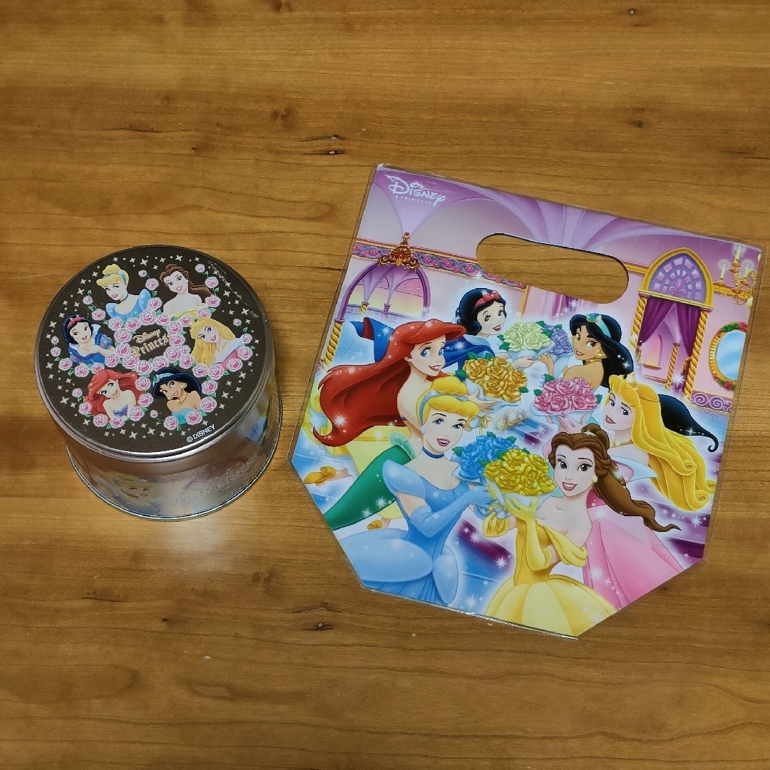 Disney(ディズニー)のディズニープリンセス アソート缶 エンタメ/ホビーのおもちゃ/ぬいぐるみ(キャラクターグッズ)の商品写真