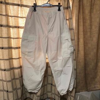 GU(ワークパンツ/カーゴパンツ ・ ホワイト/白色系)のフリマ GU(ワークパンツ/カーゴパンツ ・ ホワイト/白色系)のフリマ