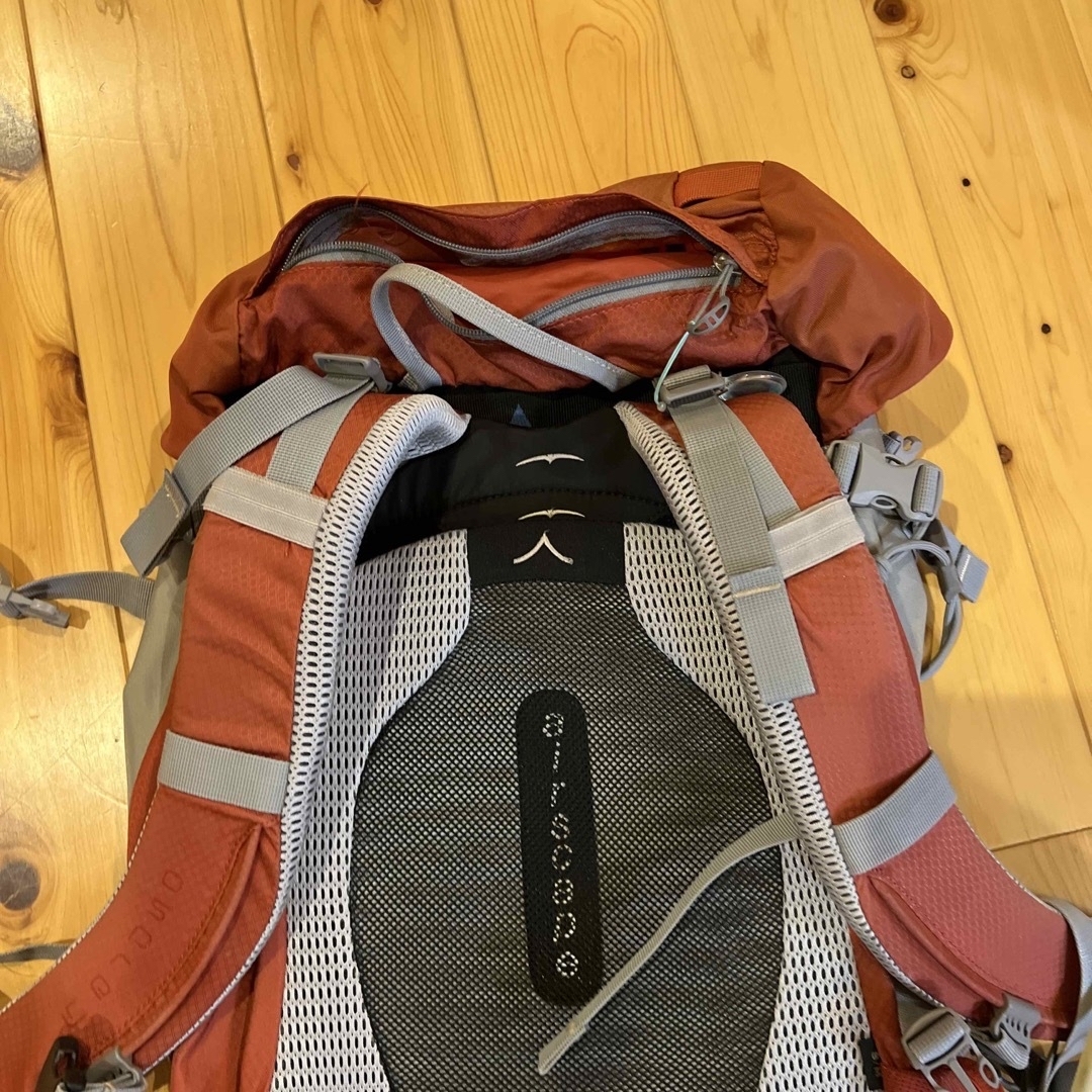 Osprey(オスプレイ)のオスプレイ　バックパック28リットル スポーツ/アウトドアのアウトドア(登山用品)の商品写真