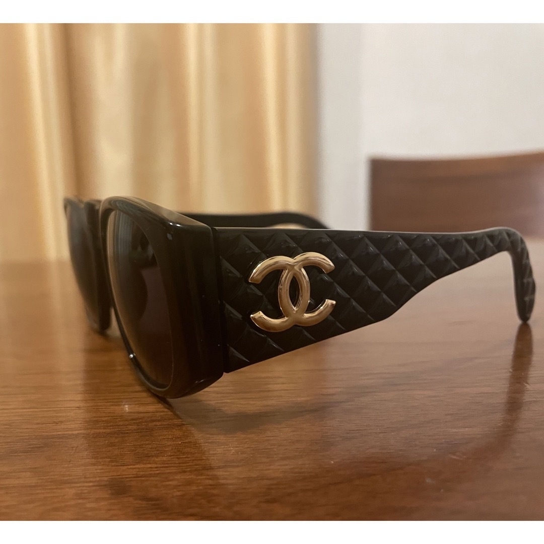 CHANEL サングラス　イタリア製