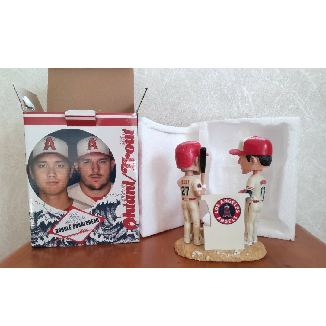 新品　大谷翔平　マイクトラウト　ボブルヘッド人形　エンゼルス　来場記念 スポーツ/アウトドアの野球(記念品/関連グッズ)の商品写真