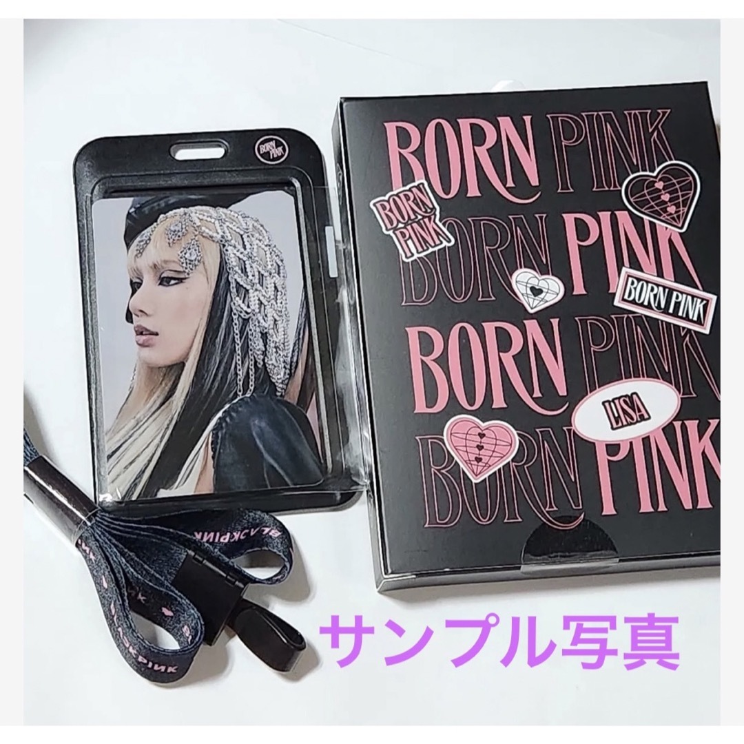 BLACKPINK(ブラックピンク)のリサ LISA BLACKPINK　フォトカードホルダー　トレカ エンタメ/ホビーのタレントグッズ(アイドルグッズ)の商品写真