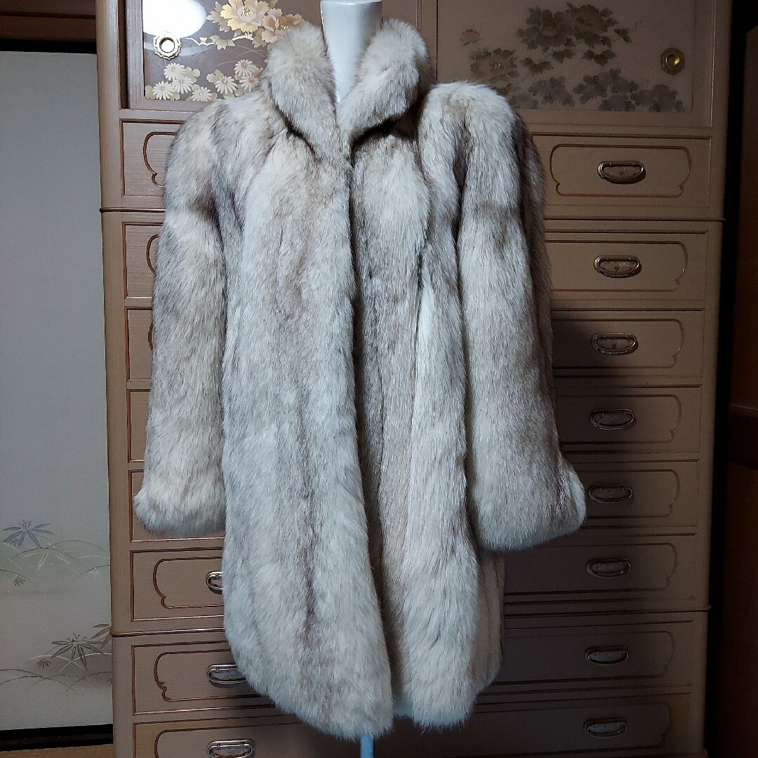 FOXEY(フォクシー)のフォクシー リアルフォックスファーコート レディースのジャケット/アウター(毛皮/ファーコート)の商品写真