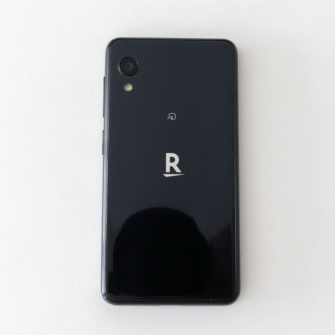 Rakuten(ラクテン)のRakuten mini C330 ブラック 付属品完備 スマホ/家電/カメラのスマートフォン/携帯電話(スマートフォン本体)の商品写真