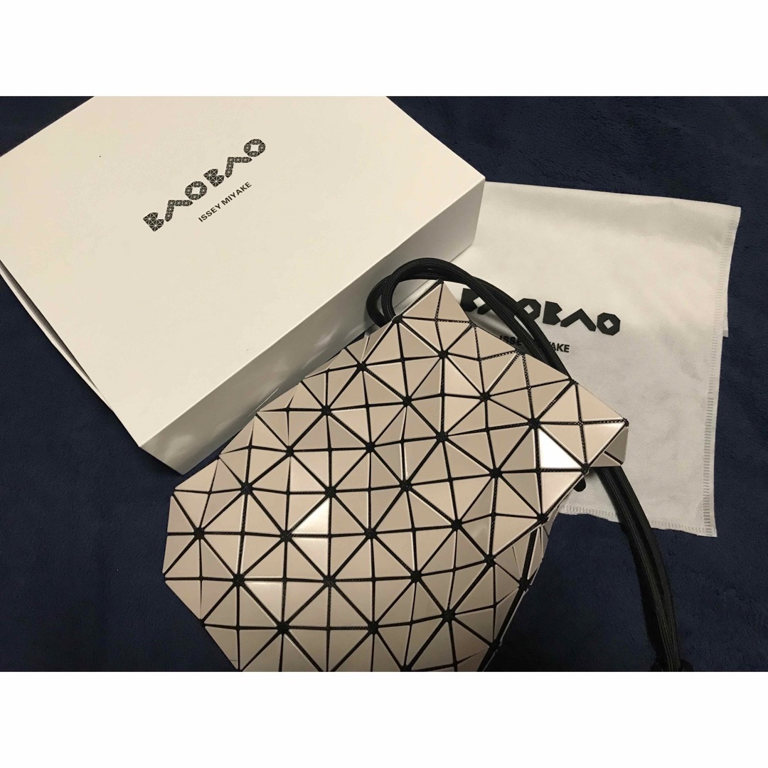 BaoBaoIsseyMiyake(バオバオイッセイミヤケ)の【テンテン様】BAOBAO Issey Miyake イッセイミヤケ レディースのバッグ(ショルダーバッグ)の商品写真