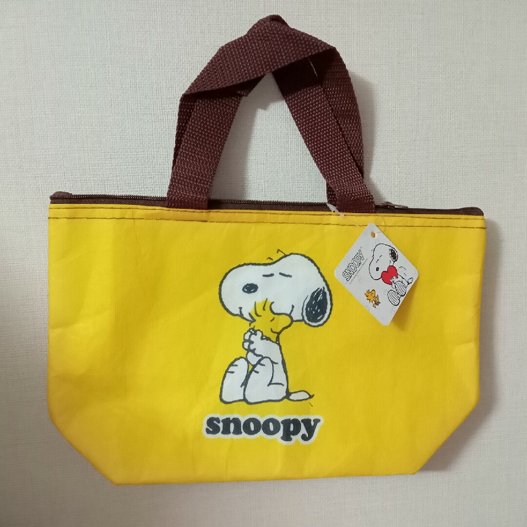 SNOOPY(スヌーピー)のSNOOPY（スヌーピー）保冷温ランチバッグ エンタメ/ホビーのおもちゃ/ぬいぐるみ(キャラクターグッズ)の商品写真