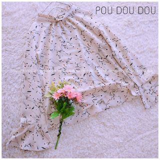 プードゥドゥ(POU DOU DOU)の《POU DOU DOU》フリルネック花柄プリントブラウス(シャツ/ブラウス(長袖/七分))