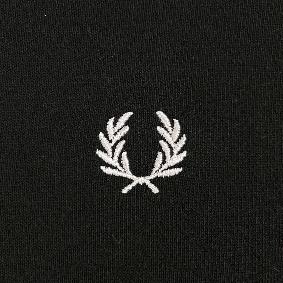 FRED PERRY - FRED PERRY 胸元刺繍ロゴ V切替デザイン トレーナー ...