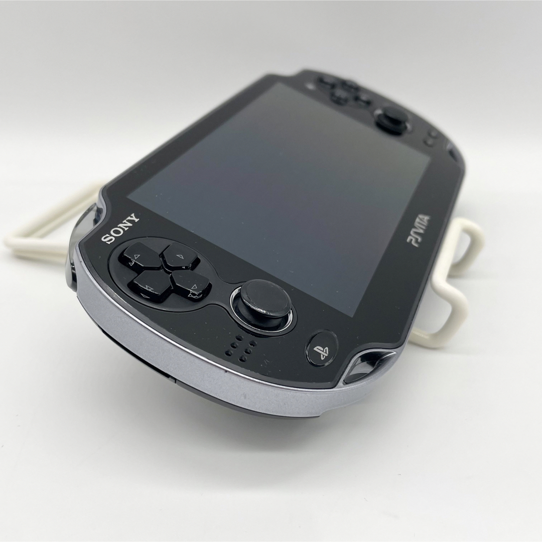 PlayStation Vita(プレイステーションヴィータ)の【液晶美品】PlayStation Vita PCH-1100 ブラック 本体 エンタメ/ホビーのゲームソフト/ゲーム機本体(携帯用ゲーム機本体)の商品写真