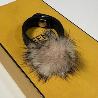 フェンディ(FENDI)のFENDI フェンディ スカーフリング リアルファー 革 スナップ　値下げ(バンダナ/スカーフ)