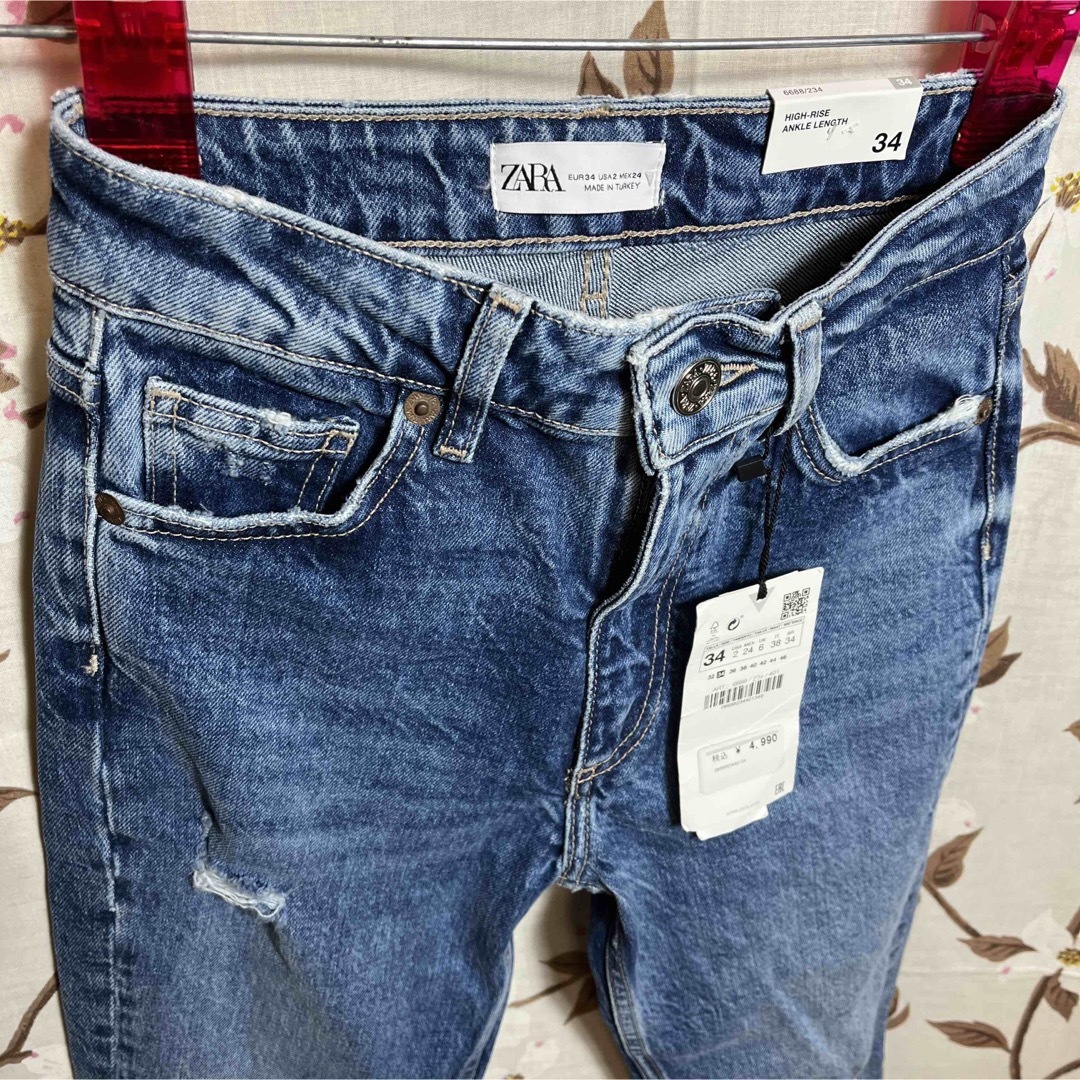 ZARA(ザラ)の新品未使用　ZARA  34表示　レディース　キッズ　ダメージ　デニム　ジーンズ レディースのパンツ(デニム/ジーンズ)の商品写真