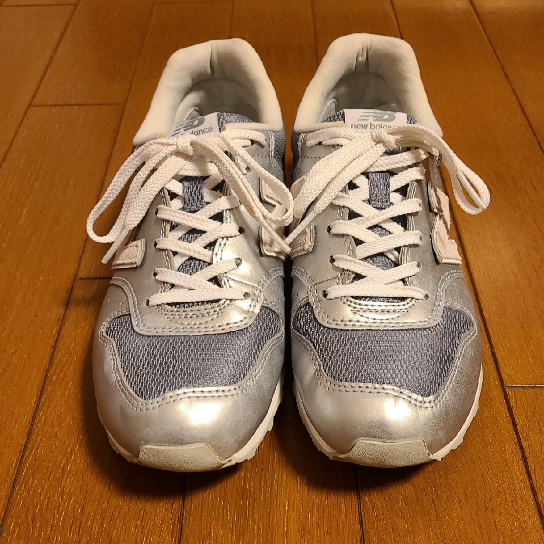 New Balance(ニューバランス)のチーニ様◯NEWBALANCE 996 レディーススニーカー　グレー/シルバー レディースの靴/シューズ(スニーカー)の商品写真