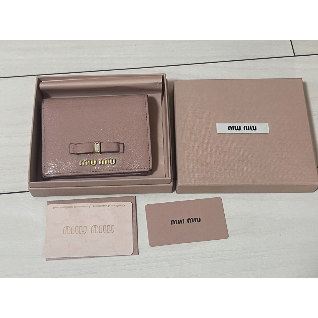miumiu(ミュウミュウ)のマドラス リボン ミニ財布 二つ折り財布 ピンク レディースのファッション小物(財布)の商品写真