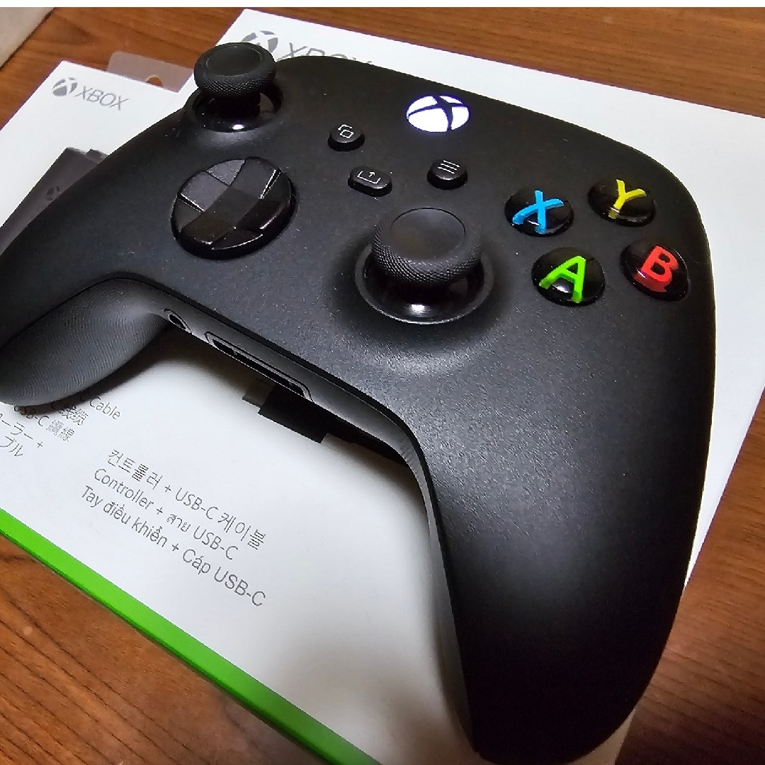 Xbox(エックスボックス)のXbox ワイヤレス コントローラー (カーボン ブラック) スマホ/家電/カメラのPC/タブレット(PC周辺機器)の商品写真