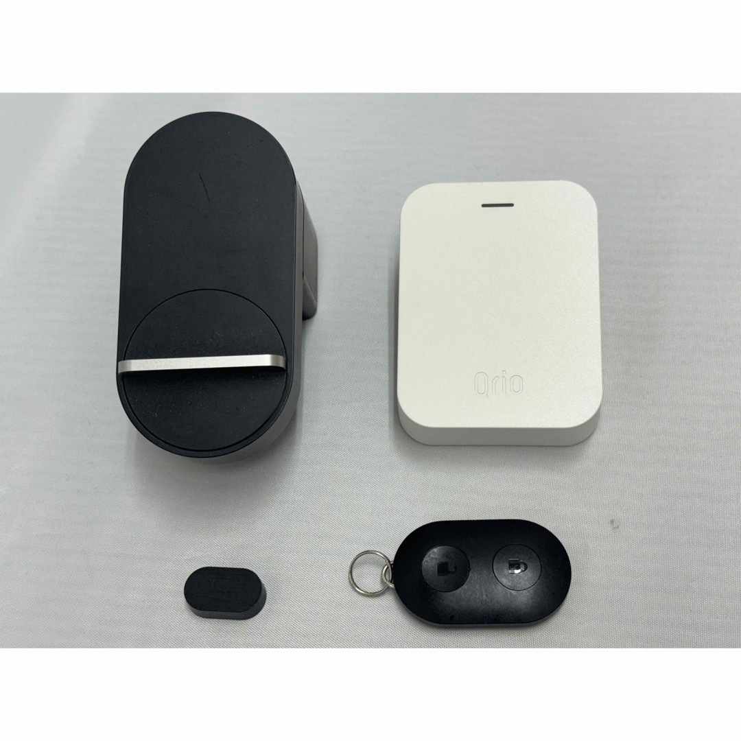 Qrio Lock (Q-SL2) + Qrio Hub 高さ調整プレート無し スマホ/家電/カメラのスマホアクセサリー(その他)の商品写真