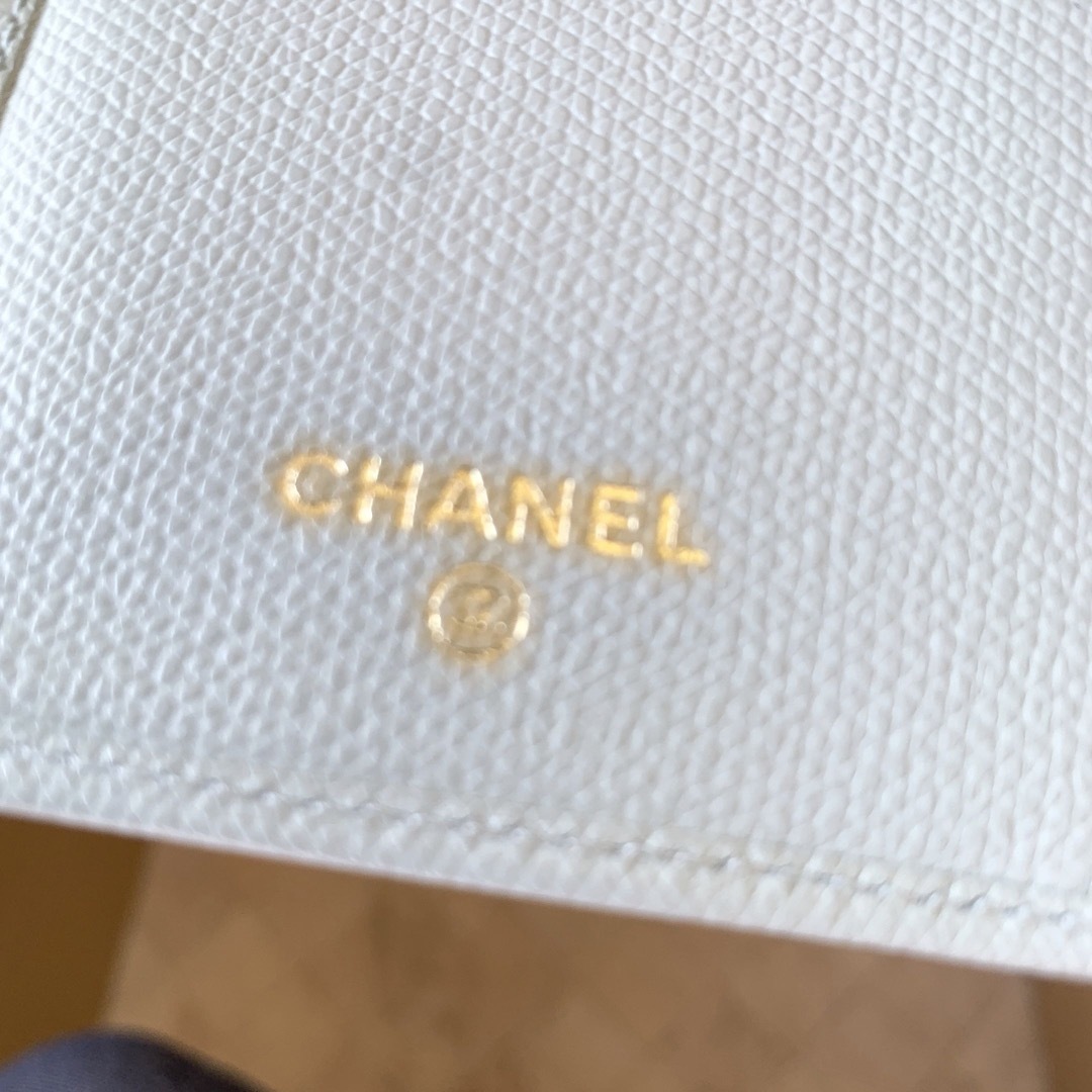 CHANEL(シャネル)のCHANEL シャネル レザー 二つ折りロングウォレット 美品 レディースのファッション小物(財布)の商品写真