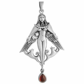 MM: Freya pendant with Garnet