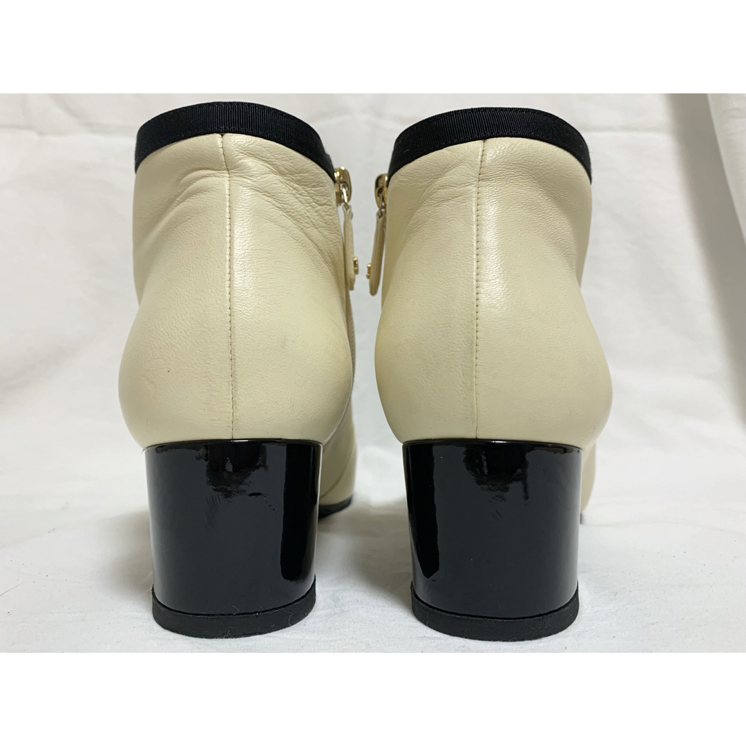CHANEL - 希少超美品 シャネル G33181 フェイクパール レザー CHANEL - 希少超美品 シャネル G33181 フェイクパール レザー