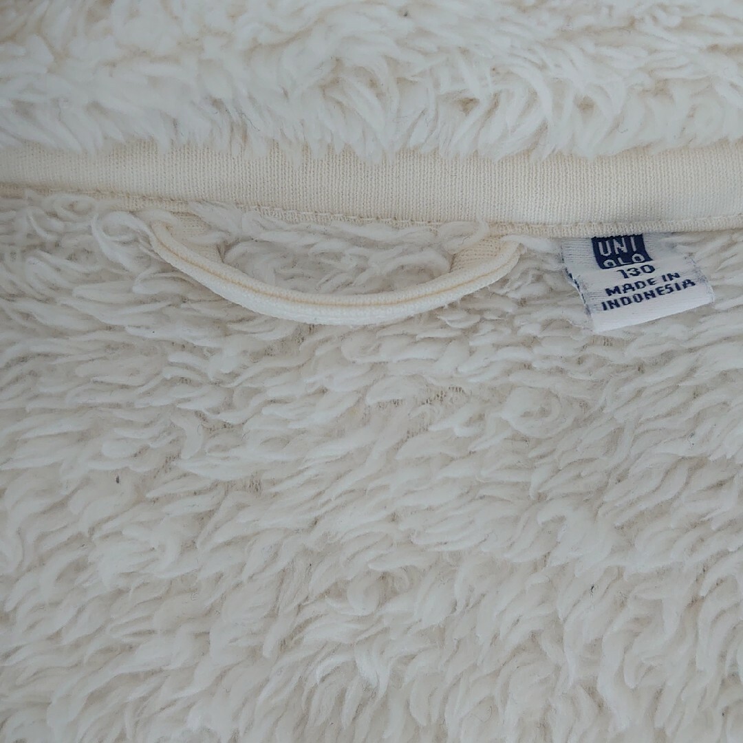 UNIQLO(ユニクロ)のユニクロ モコモコ フリース ジャケット 上着 ホワイト 白 130センチ キッズ/ベビー/マタニティのキッズ服女の子用(90cm~)(ジャケット/上着)の商品写真