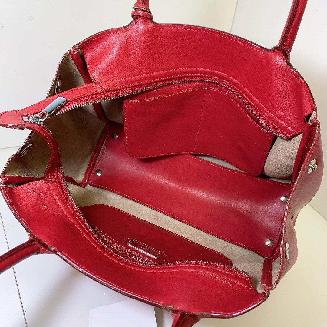 Salvatore Ferragamo(サルヴァトーレフェラガモ)のＩ　Salvatore Ferragamo レザー ハンドバッグ 美品 RED レディースのバッグ(ハンドバッグ)の商品写真