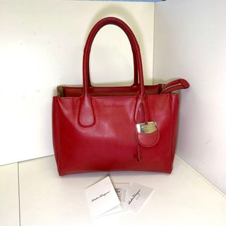 サルヴァトーレフェラガモ(Salvatore Ferragamo)のＩ　Salvatore Ferragamo レザー ハンドバッグ 美品 RED(ハンドバッグ)