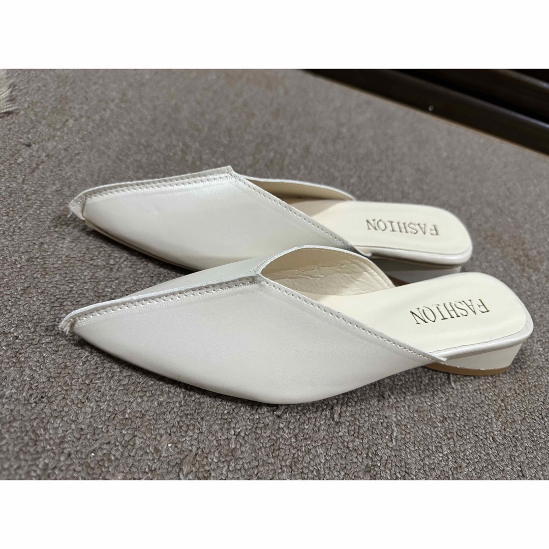 パンプス　ホワイト レディースの靴/シューズ(ハイヒール/パンプス)の商品写真