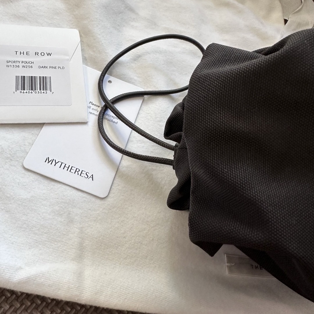 THE ROW - 週末の値下廃盤品カラー ザロウTHE ROW Sporty Pouch