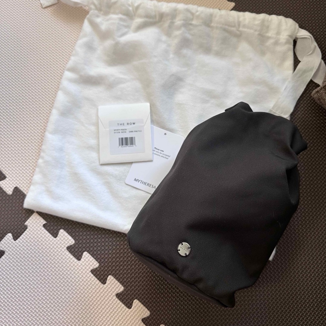 THE ROW - 週末の値下廃盤品カラー ザロウTHE ROW Sporty Pouch