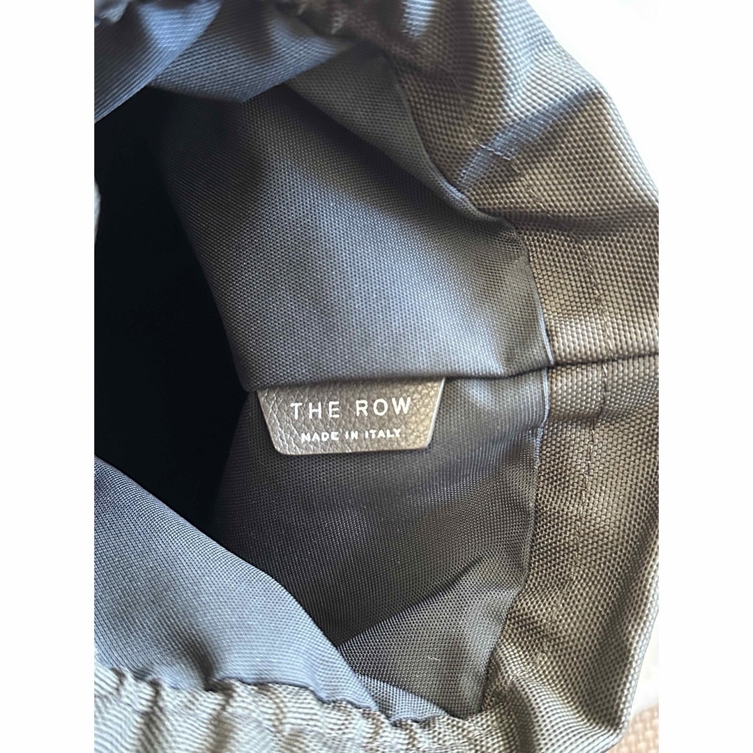 THE ROW - 週末の値下廃盤品カラー ザロウTHE ROW Sporty Pouch