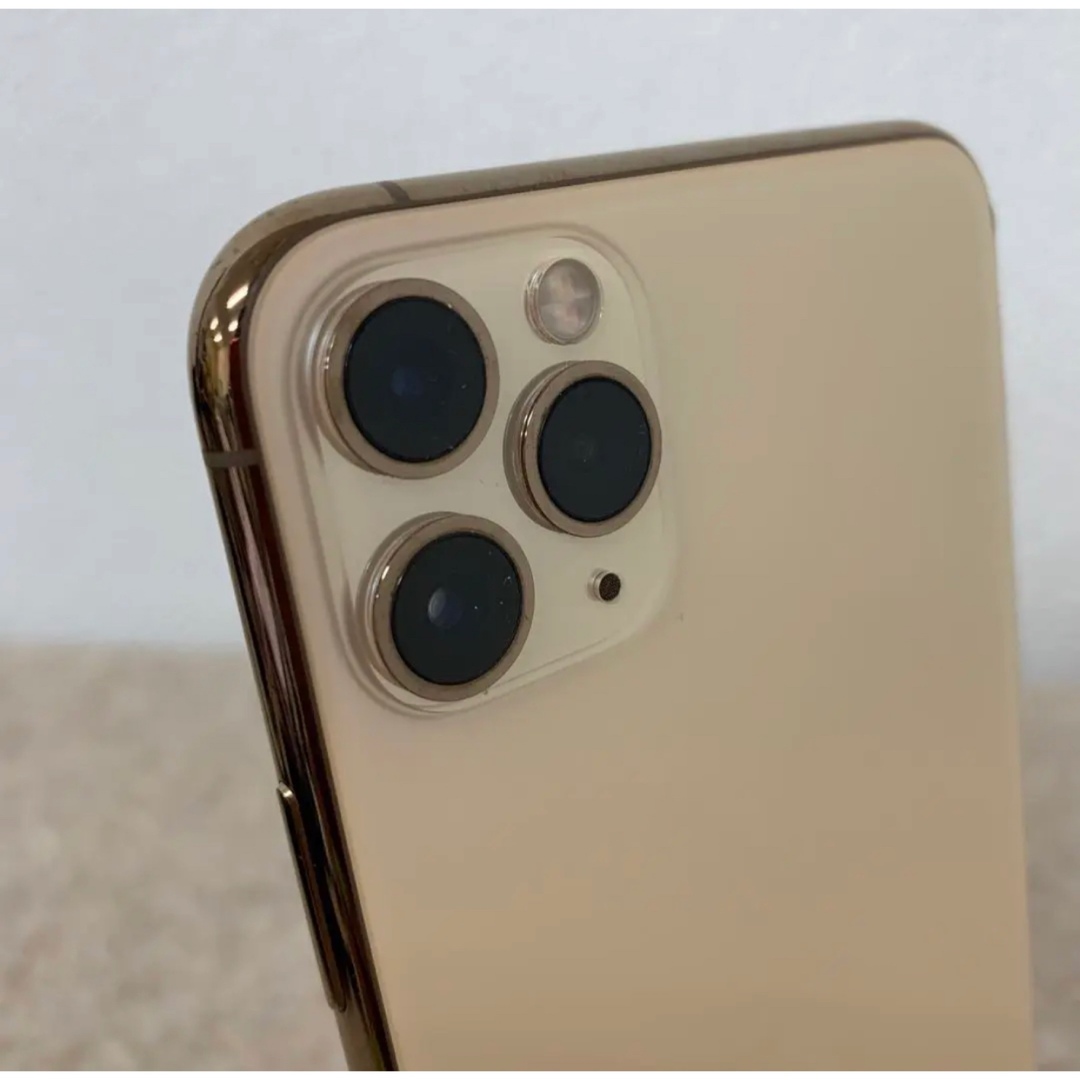 iPhone(アイフォーン)のiPhone11 Pro Max 64GB SIMロック解除済 gold 71 スマホ/家電/カメラのスマートフォン/携帯電話(スマートフォン本体)の商品写真