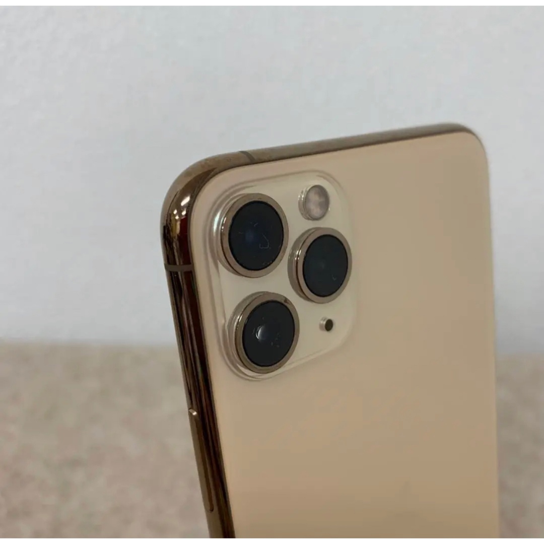 iPhone(アイフォーン)のiPhone11 Pro Max 64GB SIMロック解除済 gold 72 スマホ/家電/カメラのスマートフォン/携帯電話(スマートフォン本体)の商品写真