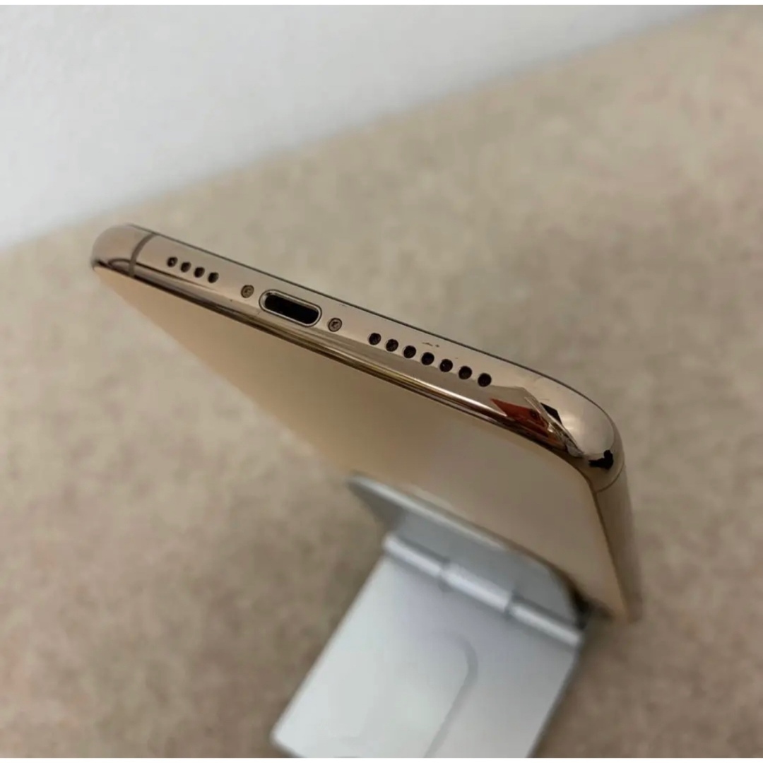 iPhone(アイフォーン)のiPhone11 Pro Max 64GB SIMロック解除済 gold 72 スマホ/家電/カメラのスマートフォン/携帯電話(スマートフォン本体)の商品写真