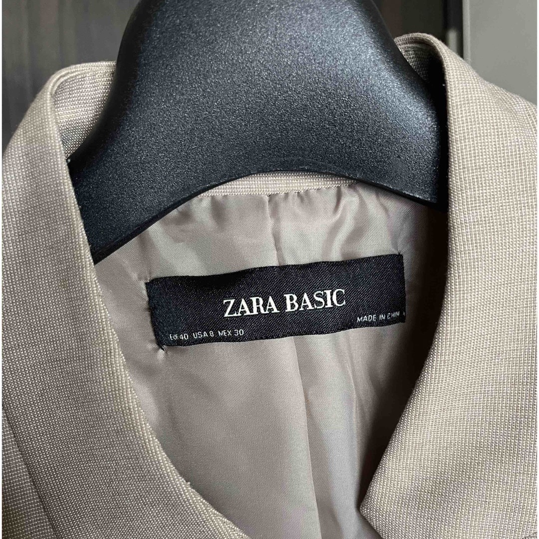 ZARA(ザラ)の美品ZARA BASICザラ　ベージュトレンディージャケット　レディースL〜XL レディースのジャケット/アウター(テーラードジャケット)の商品写真