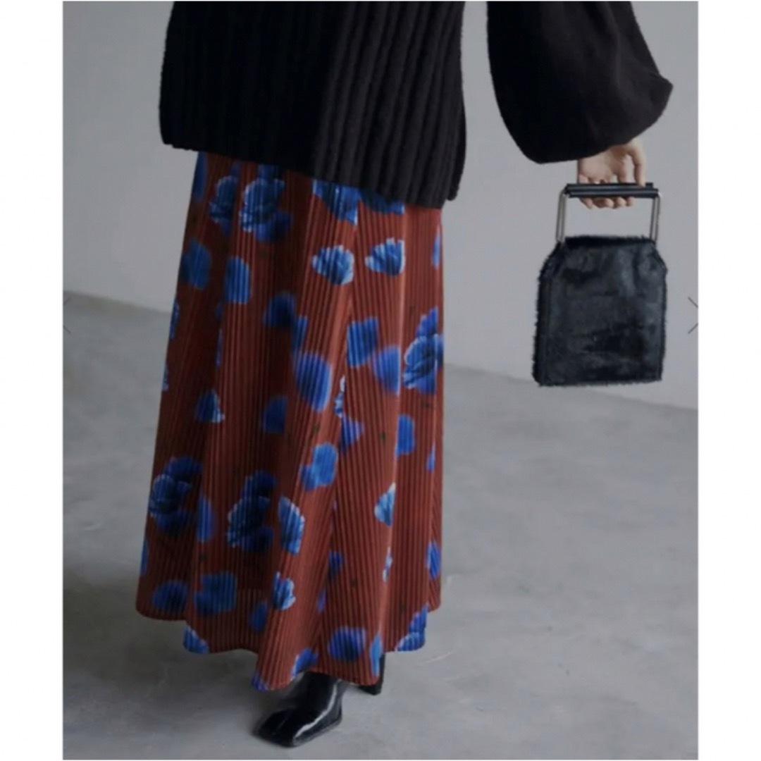 Ameri VINTAGE(アメリヴィンテージ)の【セール中】アメリヴィンテージ　MILA VELOUR CUT SKIRT レディースのスカート(ロングスカート)の商品写真