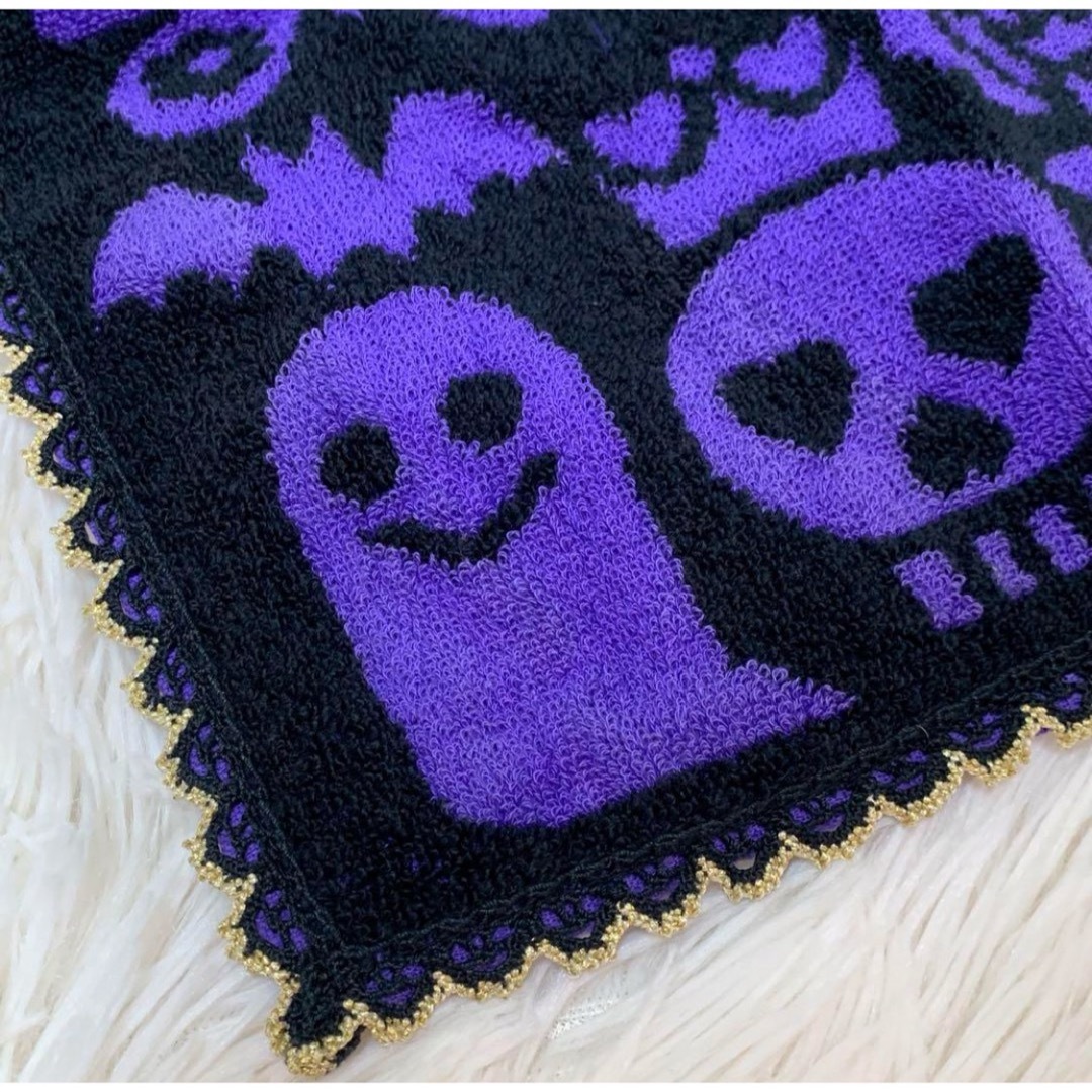 ANNA SUI(アナスイ)の【新品未使用】ANNA SUI タオルハンカチ ハロウィン 猫 バタフライ レディースのファッション小物(ハンカチ)の商品写真