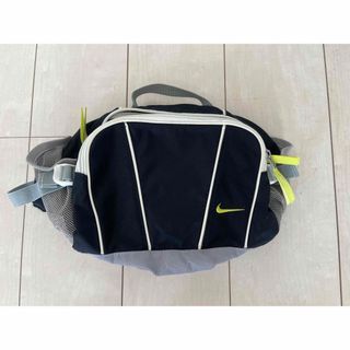 ナイキ(NIKE)のNIKE ボディ バッグ　ウエスト メンズ　レディース(ボディーバッグ)