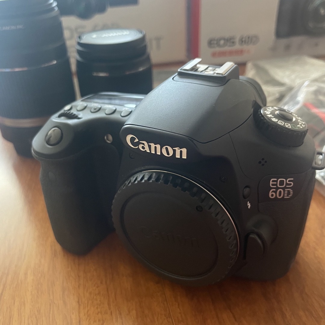 Canon(キヤノン)のCanon EOS 60D ダブルズームキット スマホ/家電/カメラのカメラ(デジタル一眼)の商品写真